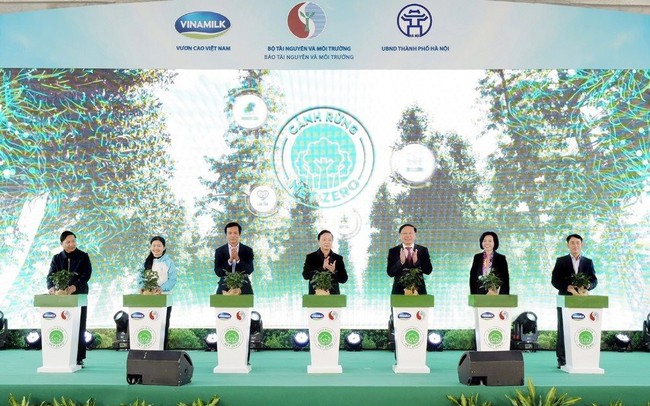 Bộ Tài nguyên và Môi trường cùng Vinamilk khởi động dự án trồng cây hướng đến mục tiêu Net Zero năm 2050
