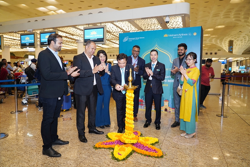 Vietnam Airlines khai trương đường bay thẳng giữa Hà Nội và Mumbai (Ấn Độ)