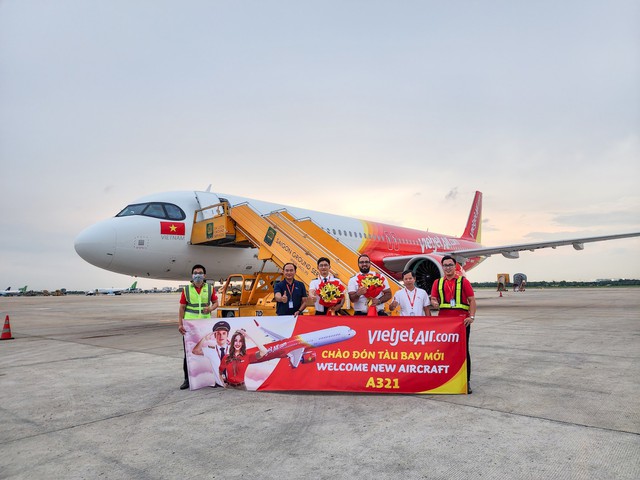 Vietjet đón 3 tàu bay thế hệ mới A321 từ Airbus - Ảnh 1.