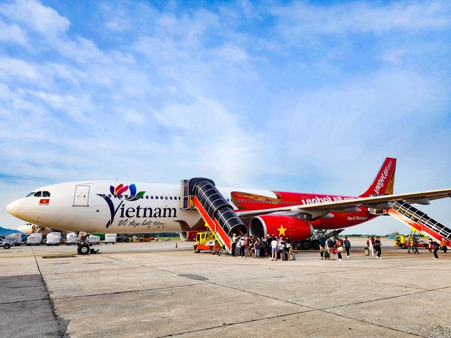 Biểu tượng du lịch Việt Nam lên thân tàu bay lớn của Vietjet