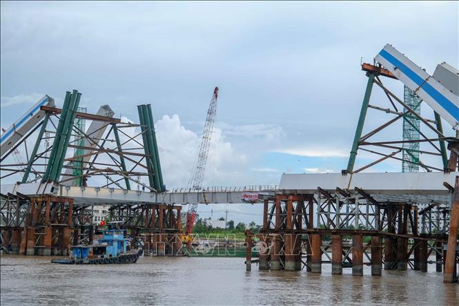 Cần Thơ: hạn chế luồng giao thông thủy để hợp long cầu Trần Hoàng Na