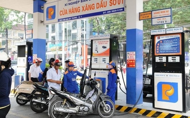 Giá xăng dầu từ chiều nay (11-8) đồng loạt tăng, dầu diesel tăng hơn 1.800 đồng/lít