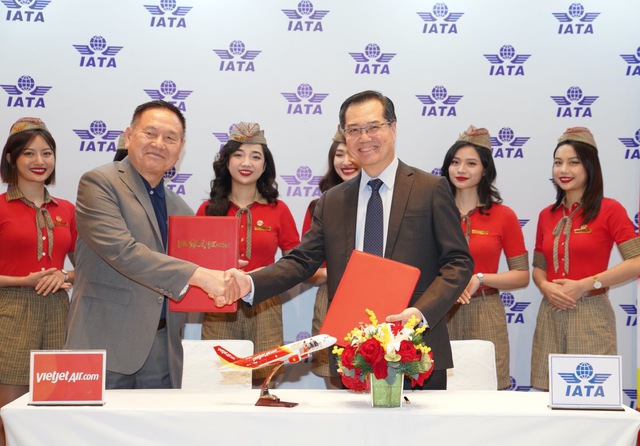 Học viện Hàng không Vietjet "bắt tay" IATA đào tạo nhân lực hàng không - Ảnh 1.