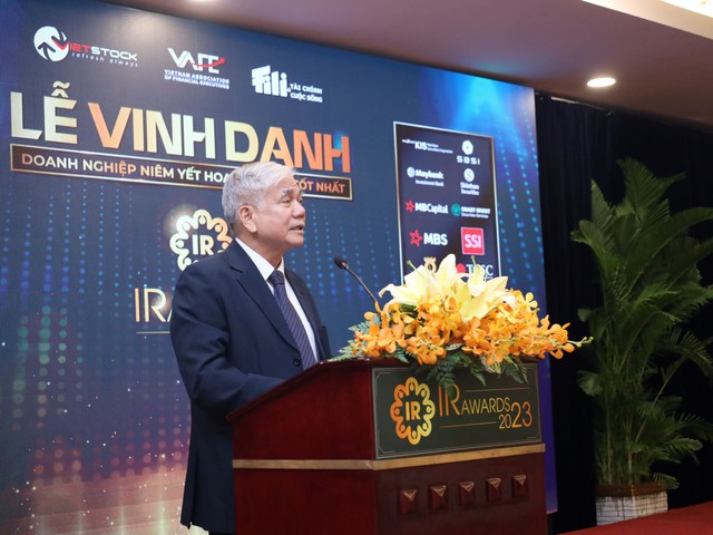 14 doanh nghiệp niêm yết trên HOSE và HNX được vinh danh tại IR AWARDS 2023