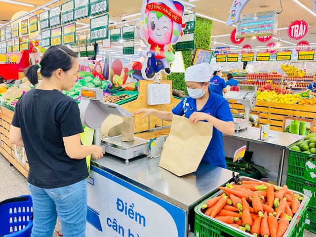 Co.op Mart Huế tổ chức " Tuần lễ không túi nilon" - Ảnh 1.