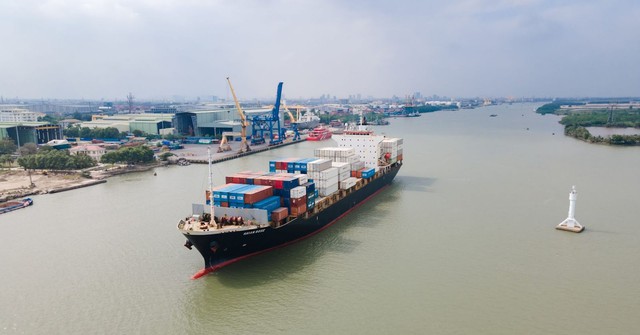 Doanh nghiệp sở hữu đội tàu container hàng đầu Việt Nam: Chiếm gần 40% sức chở trong ngành vận tải container toàn quốc