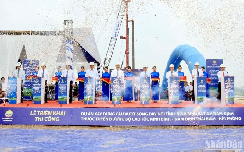 Triển khai thi công cầu vượt sông Đáy nối 2 tỉnh Nam Định-Ninh Bình