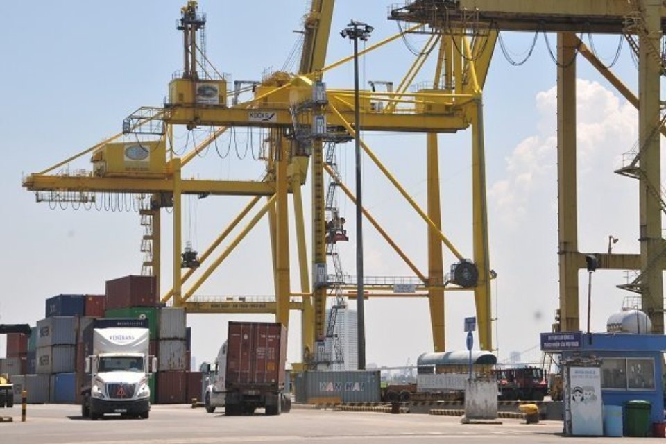 Ba cầu cảng bến Tiên Sa (Đà Nẵng) được tiếp nhận tàu container