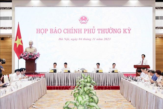 Họp báo Chính phủ tháng 10: Kỷ luật lãnh đạo EVN do vi phạm trong cung cấp điện