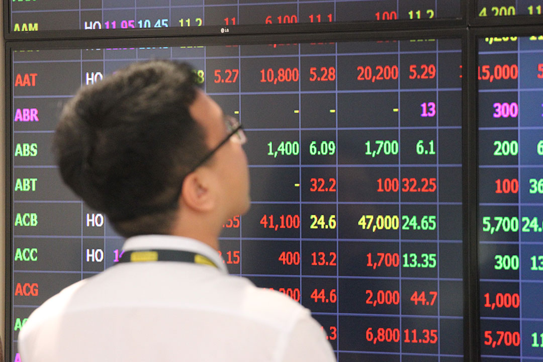 VN-Index giảm sâu tạo cơ hội tích lũy cổ phiếu cho trung và dài hạn