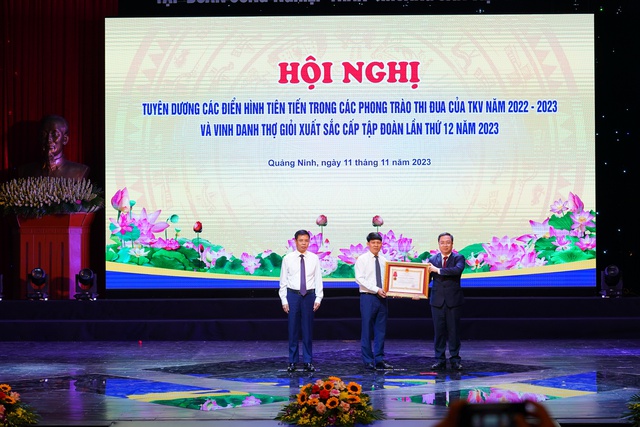 TKV tuyên dương điển hình tiên tiến trong phong trào thi đua và vinh danh thợ giỏi xuất sắc