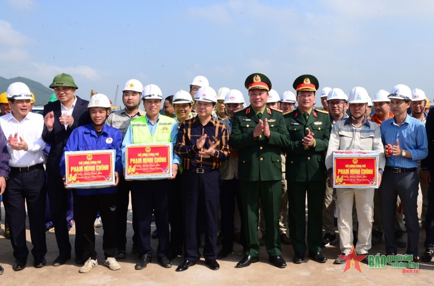 Phó thủ tướng Trần Hồng Hà kiểm tra dự án cao tốc Bắc – Nam