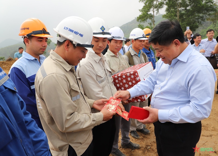 Kiểm tra tiến độ dự án đường bộ cao tốc Tuyên Quang-Hà Giang