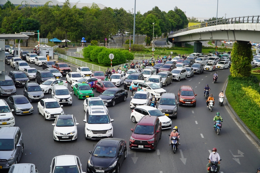 Từ ngày 6-2, thử nghiệm thu phí không dừng tại Nội Bài và Tân Sơn Nhất