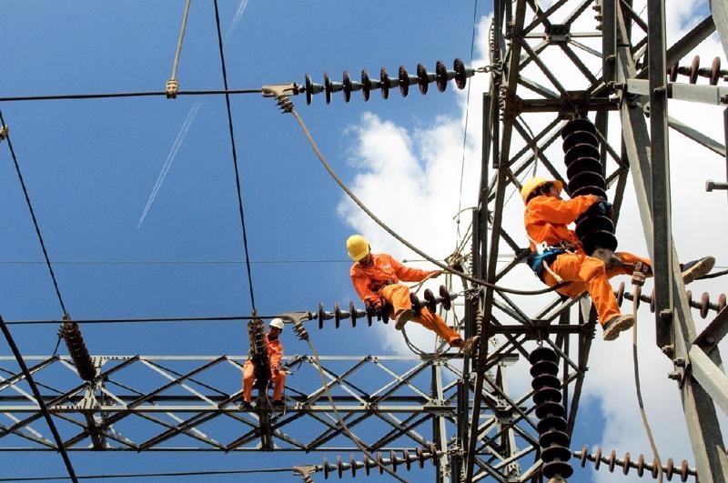 Thủ tướng yêu cầu triển khai quyết liệt các giải pháp bảo đảm cung ứng điện trong thời gian cao điểm