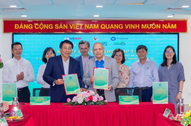 Saigon Co.op ký kết với Winrock International triển khai mô hình tuần hoàn chất thải- Ảnh 1.
