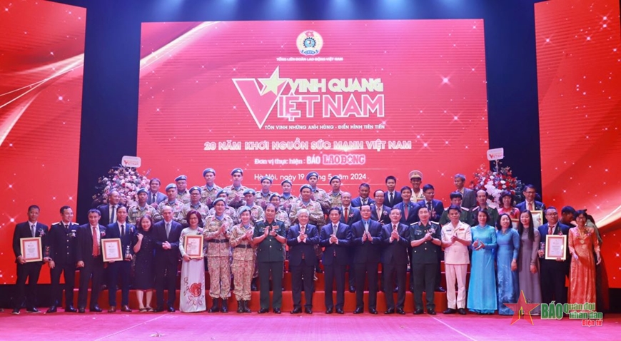 2 đơn vị của Bộ Quốc phòng được vinh danh tại Chương trình Vinh quang Việt Nam năm 2024