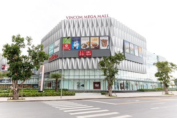 Vincom đồng loạt khai trương thêm 2 trung tâm thương mại mới