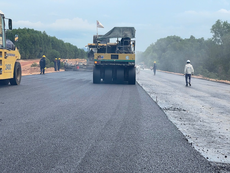 Đẩy nhanh tiến độ thi công cao tốc Quảng Ngãi-Hoài Nhơn