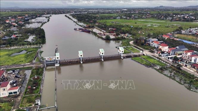 Cấm phương tiện vận tải thủy lưu thông trên 6 sông