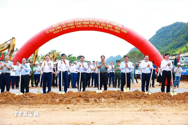 Khởi công xây dựng cao tốc Hòa Bình – Mộc Châu