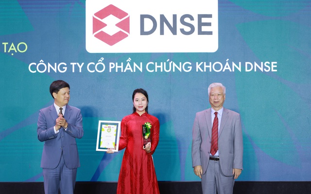 DNSE lần thứ hai liên tiếp vào top 10 Thương hiệu mạnh - Tiên phong đổi mới sáng tạo