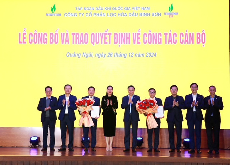 Công bố quyết định chuẩn y và bổ nhiệm cán bộ Công ty cổ phần Lọc hóa dầu Bình Sơn