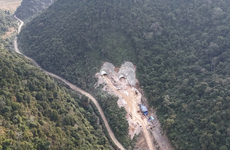 Hầm Đông Khê trên cao tốc Đồng Đăng – Trà Lĩnh được nối thông, vượt tiến độ 2 tháng