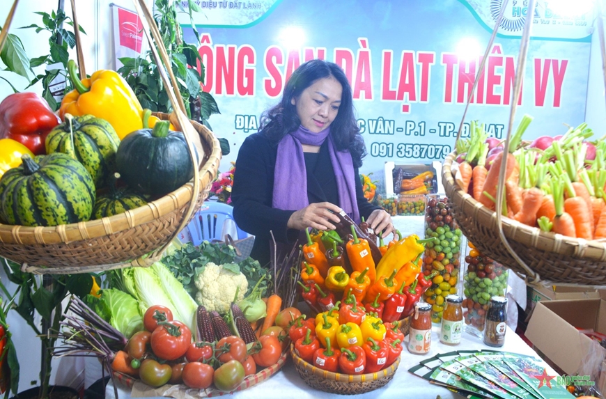 Độc đáo phiên chợ rau, hoa tại Đà Lạt