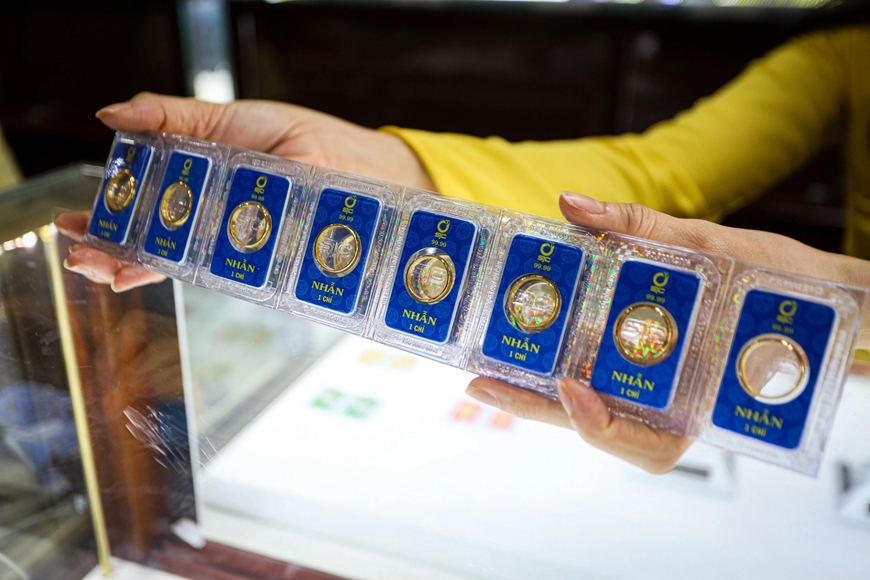 Giá vàng hôm nay (10-12): Bất ngờ tăng mạnh