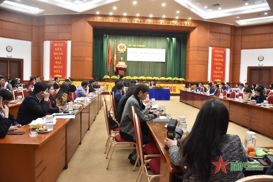 Nhận “mưa tiền thưởng” đội tuyển Việt Nam có phải đóng thuế?