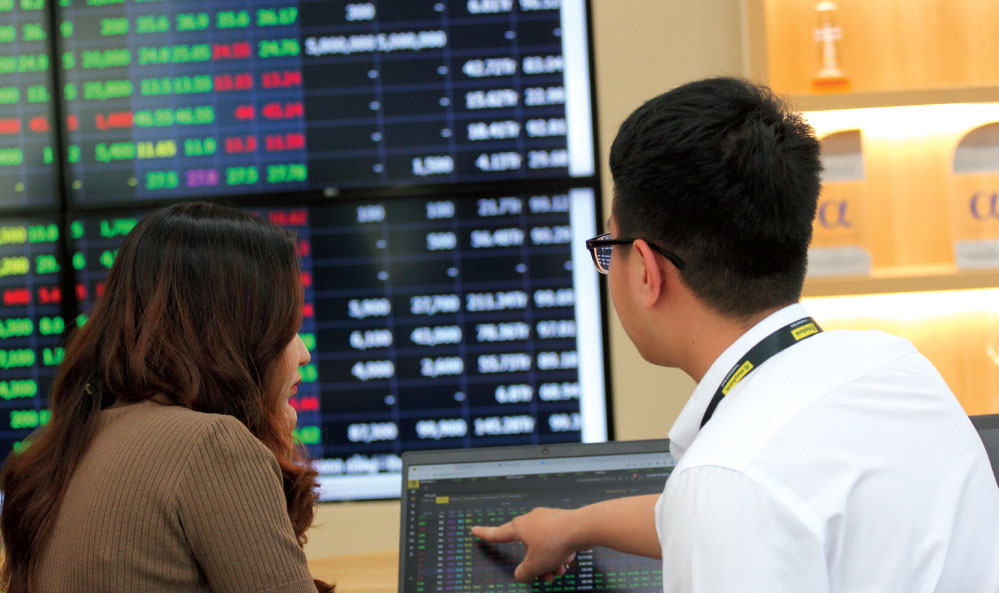 VN-Index giảm hơn 8 điểm, mất mốc 1.250 điểm