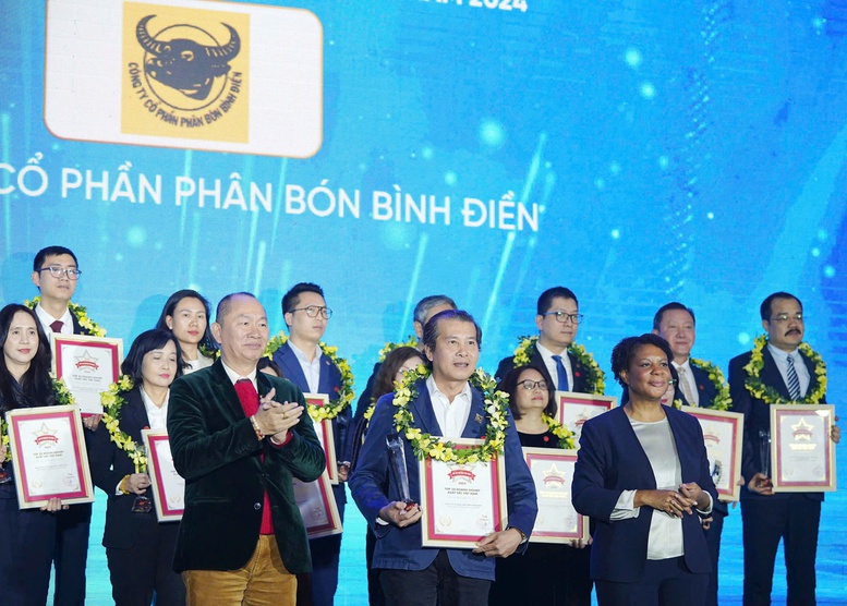 Phân bón Bình Điền tiếp tục đạt danh hiệu “Top 50 doanh nghiệp xuất sắc nhất Việt Nam năm 2024”.