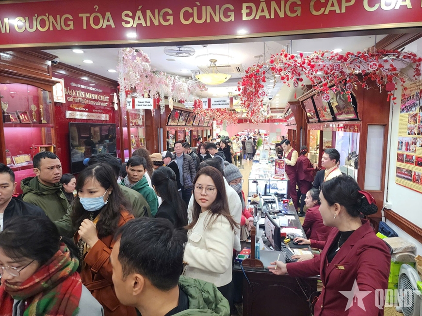 Giá vàng chiều nay (11-2): Tiếp tục đà tăng mạnh