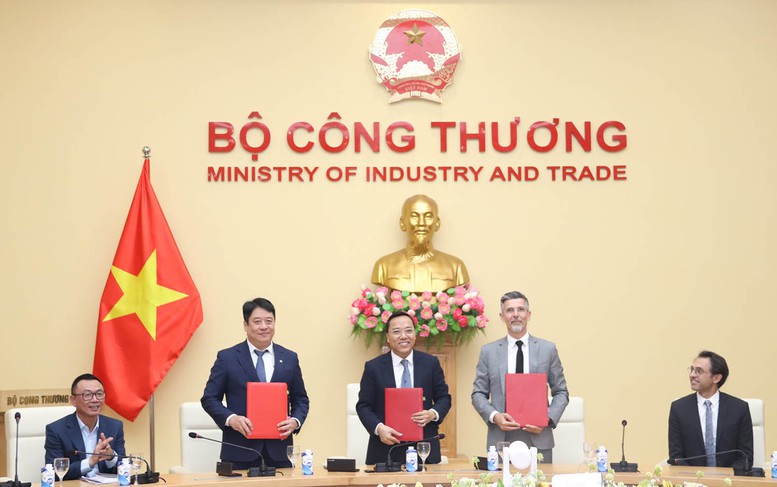 EVN chính thức tiếp nhận, vận hành nhà máy điện BOT Phú Mỹ 2.2