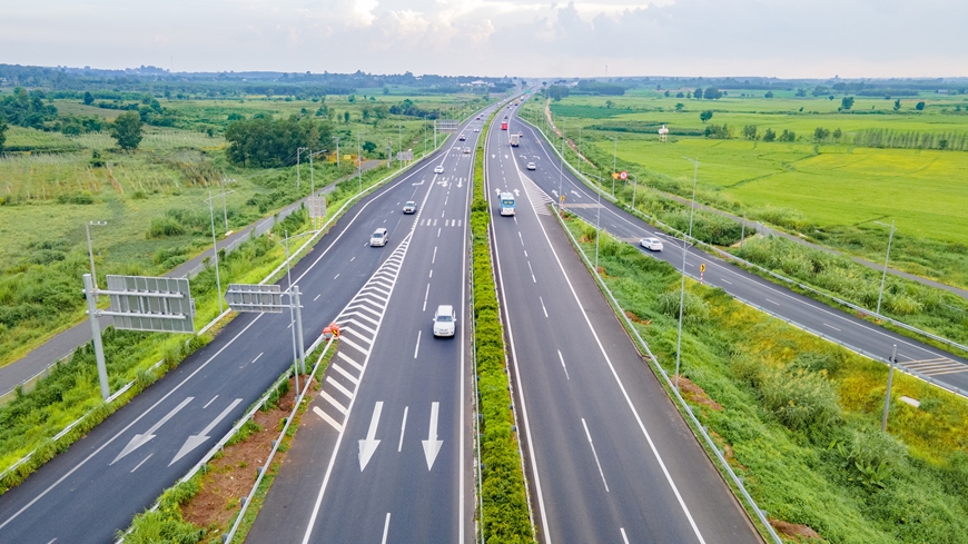 Bổ sung nguồn lực để phát triển mạng lưới cao tốc