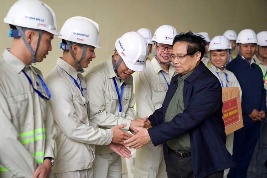 Thủ tướng Phạm Minh Chính kiểm tra dự án cao tốc Quảng Ngãi – Hoài Nhơn