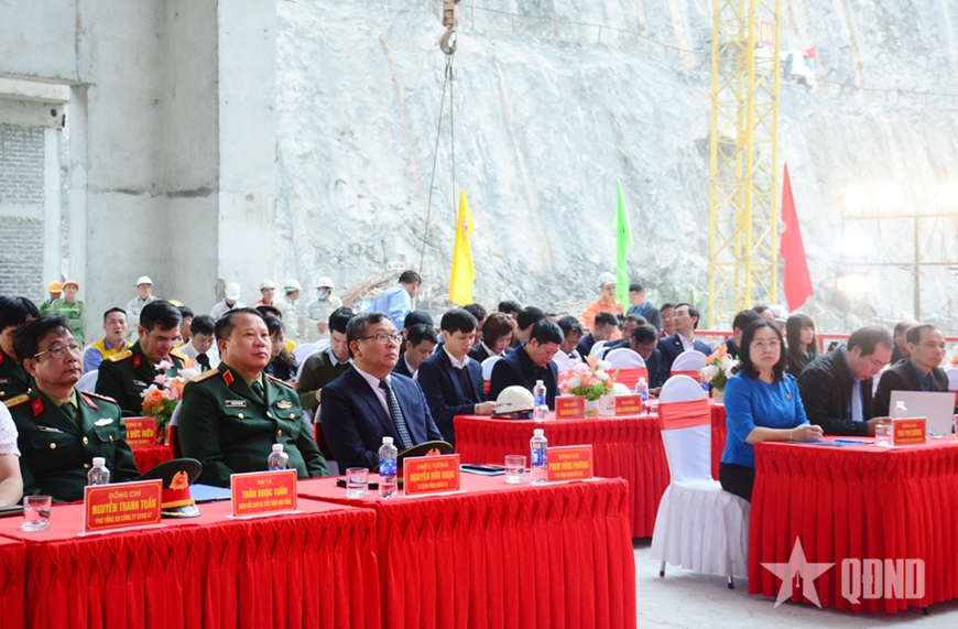 Thi đua đưa 2 tổ máy dự án Nhà máy Thủy điện Hòa Bình mở rộng phát điện trong năm 2025