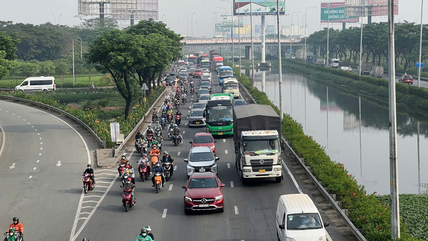 TPHCM phê duyệt chủ trương đầu tư 4 dự án BOT mở rộng các cửa ngõ