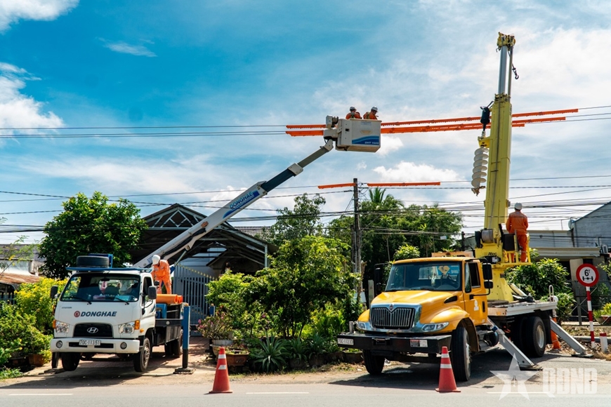 Hệ thống điện vận hành thông suốt, an toàn dịp Tết