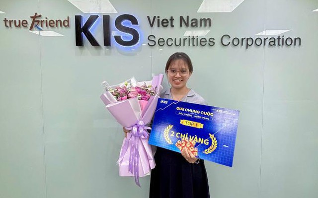 Nhà đầu tư trúng thưởng bằng vàng tại Chứng khoán KIS