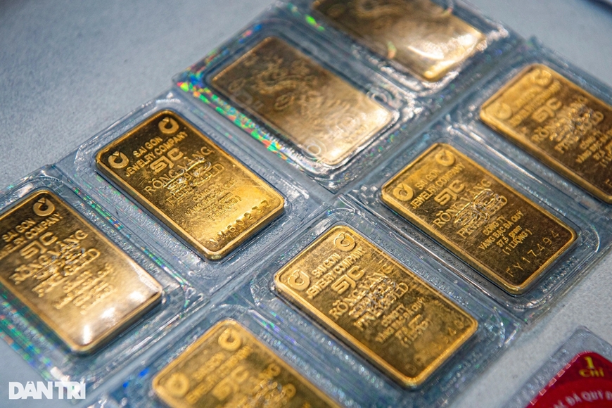 Giá vàng hôm nay (6-4): Chuyên gia khuyến cáo nhà đầu tư đứng ngoài cuộc