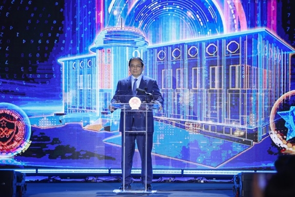 Thủ tướng Chính phủ Phạm Minh Chính yêu cầu các ngân hàng số hóa để gần dân, sát thị trường