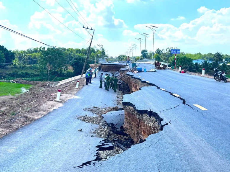 Khẩn trương khắc phục hư hỏng công trình cầu Hòa Bình