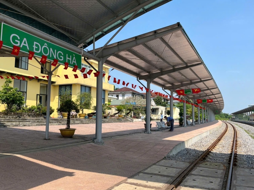 Ngành đường sắt tổ chức đôi tàu khách kết nối Đồng Hới (Quảng Bình) và Đông Hà (Quảng Trị)