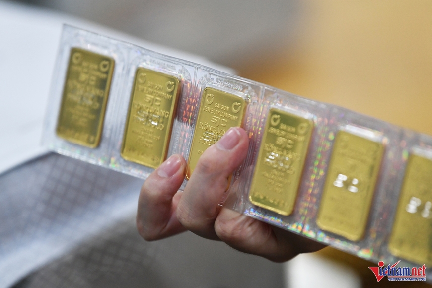 Giá vàng hôm nay (15-5): Giảm mạnh