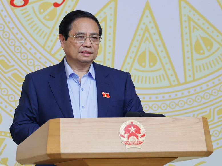 Thủ tướng: Buôn lậu, hàng giả là vấn đề lớn, phải ngăn chặn, đẩy lùi và chấm dứt