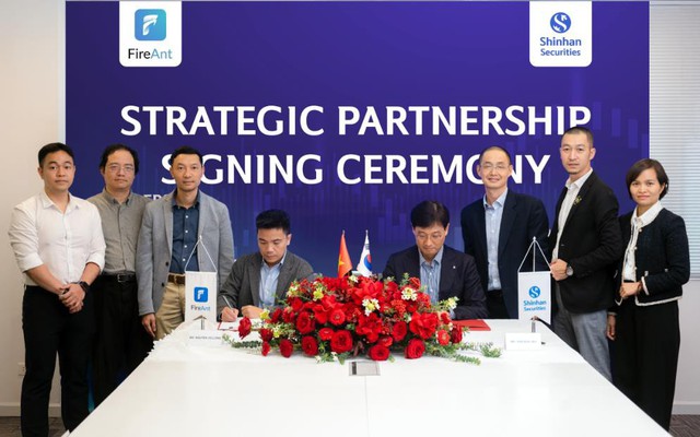 Chứng khoán Shinhan và FireAnt ký thỏa thuận đầu tư – hợp tác chiến lược