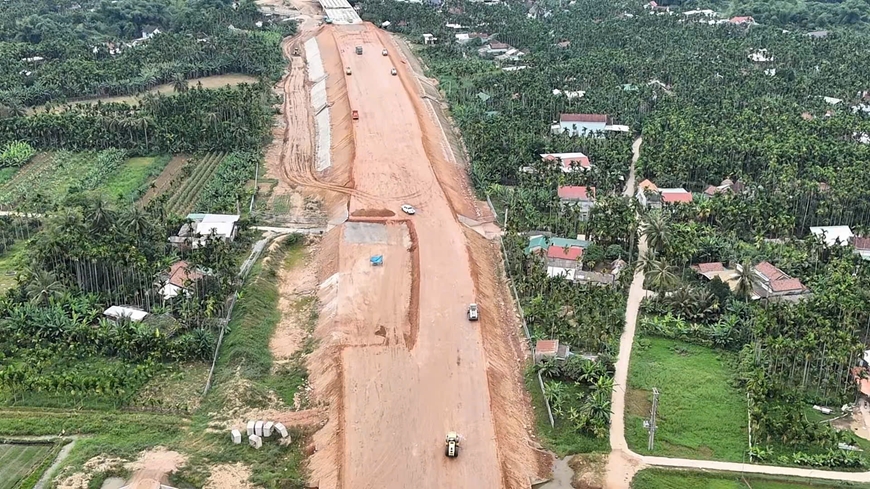 Tập trung giải quyết dứt điểm công tác mặt bằng cao tốc Quảng Ngãi – Hoài Nhơn