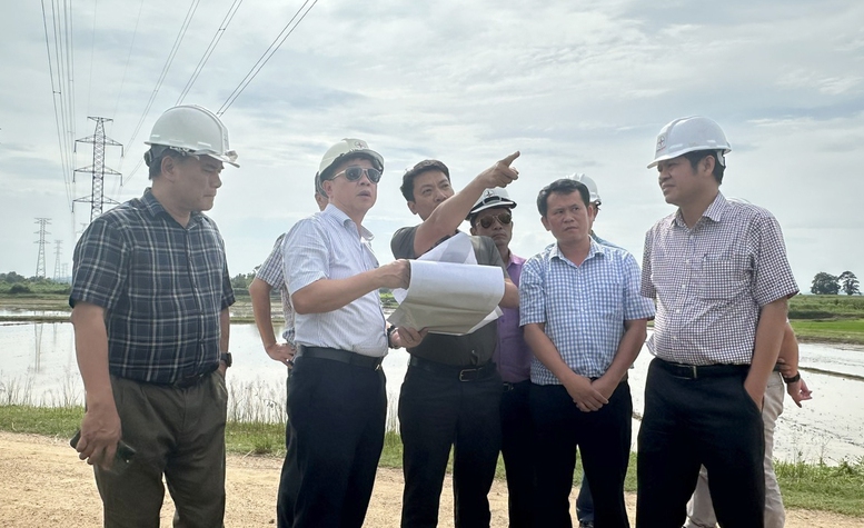 Đẩy nhanh tiến độ cụm dự án truyền tải điện phục vụ nhập khẩu điện từ Lào